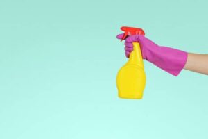 Специальные чистящие средства от запаха кошачьей мочи